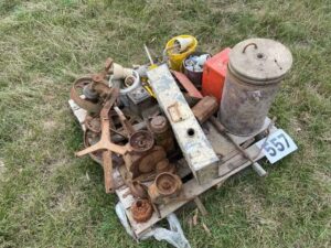 Sundries incl. old elec. Fencer, insulators & cast