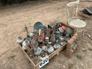 Qty. of assorted Lamps ( approx. 40 in total )