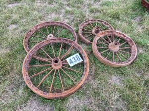 2Pairs of wheels ( different sizes )